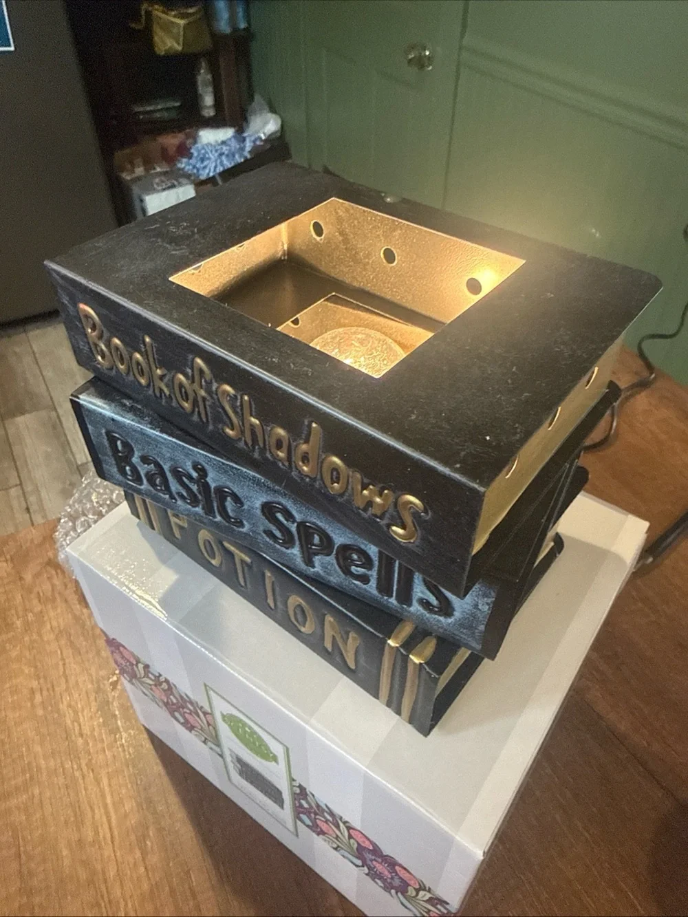 Sentsy #undermyspell Bookstack Decorative wax candle warmer  - Black and Gold